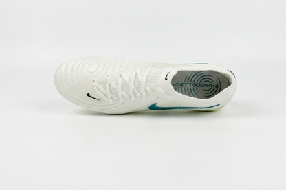 Nike Phantom Luna Low FG Soccer Cleats Performance